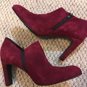 UNIQUE RED SUEDE HEELS